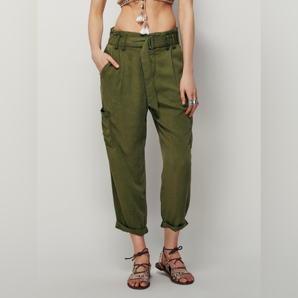 Free People Summers Over Cargo Pants Army Green Crop Jogger Women’s Size 6 - Picture 2 of 16